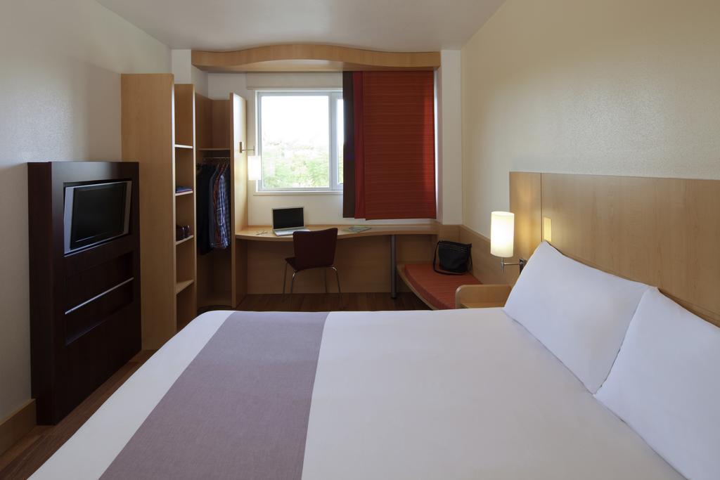 Ibis Barcelona Mollet 2*